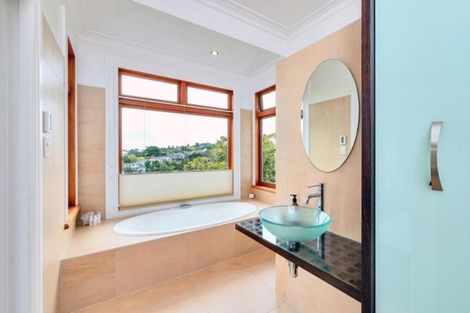 Photo of property in 49 Seaview Avenue, Northcote, Auckland, 0627