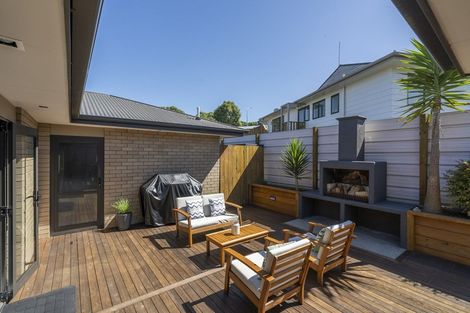 Photo of property in 39 Dahlstrom Grove, Kelvin Grove, Palmerston North, 4414
