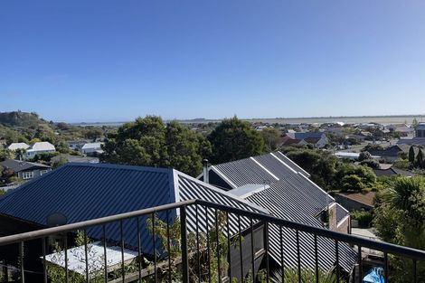 Photo of property in 8 Ball Lane, Redcliffs, Christchurch, 8081