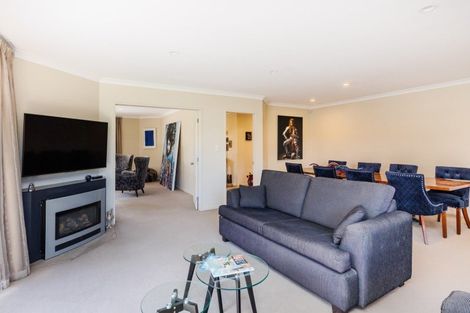 Photo of property in 2 Buttonwood Court, Milson, Palmerston North, 4414