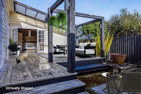 Photo of property in 120 Manawapou Road, Hawera, 4610