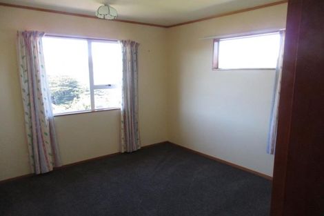 Photo of property in 25 Molyneux Close, Whitby, Porirua, 5024