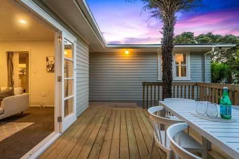 Photo of property in 1/12 Selwyn Crescent, Forrest Hill, Auckland, 0620