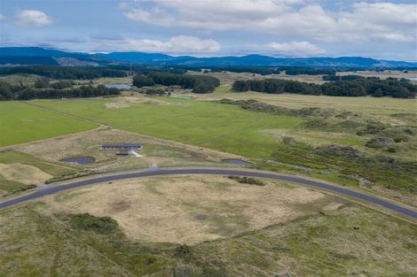Photo of property in 92 Strathnaver Drive, Waikawa Beach, Manakau, 5573