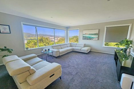 Photo of property in 11 Onehuka Road, Tirohanga, Lower Hutt, 5010