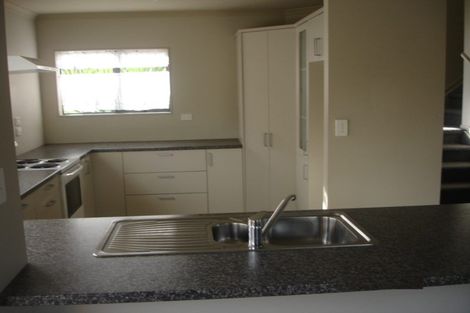 Photo of property in 64b Peverill Crescent, Papatoetoe, Auckland, 2025