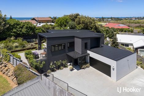 Photo of property in 17 Ralph Lane, Waihi Beach, 3611