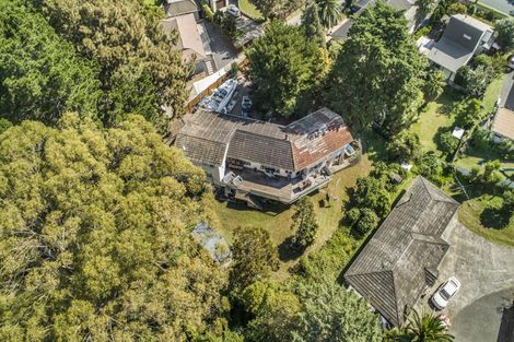 Photo of property in 114 Ennis Avenue, Pakuranga Heights, Auckland, 2010