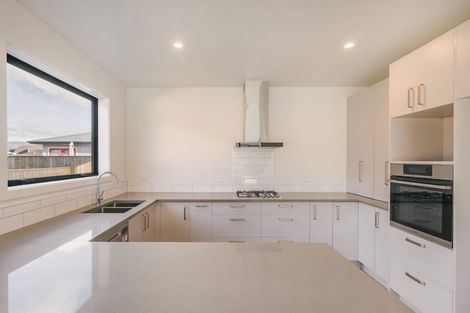 Photo of property in 3 Cypress Way, Levin, 5510