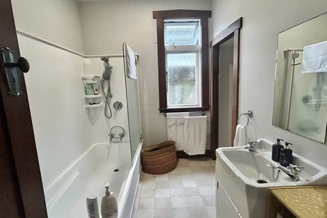 Photo of property in 127 Onepu Road, Lyall Bay, Wellington, 6022