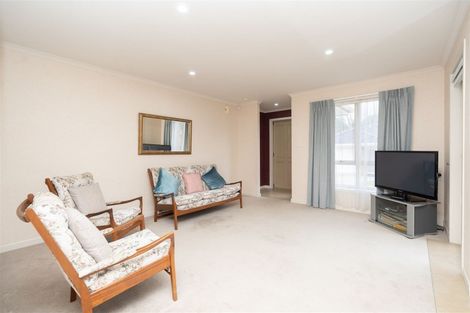 Photo of property in 12 Sovereign Isle Lane, Rototuna, Hamilton, 3210