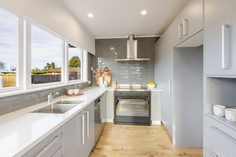 Photo of property in 13 Latham Stubbs Crescent, Waipawa, 4210