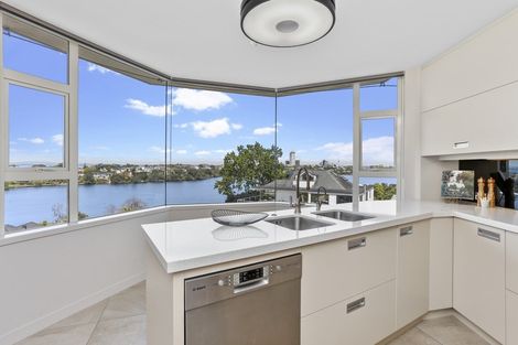 Photo of property in 3/90 Kitchener Road, Milford, Auckland, 0620