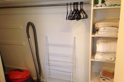 Photo of property in 2 Kopiko Way, Brooklyn, Wellington, 6021