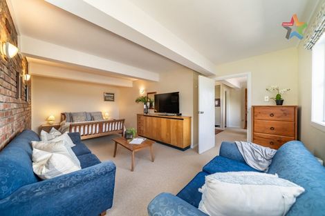 Photo of property in 239 Dowse Drive, Maungaraki, Lower Hutt, 5010