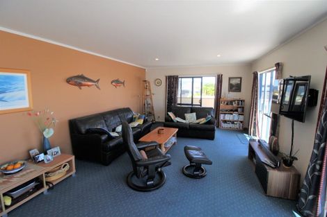 Photo of property in 110 Corokia Place, Matarangi, Whitianga, 3592