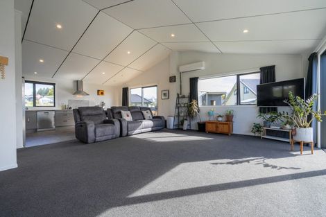 Photo of property in 27 Tawera Place, Te Anau, 9679