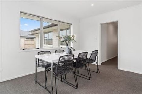 Photo of property in 30 Livingstone Drive, Papamoa Beach, Papamoa, 3118