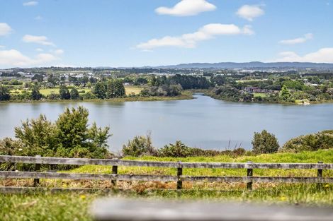 Photo of property in 23 James Paige Lane, Riverhead, Albany, 0793