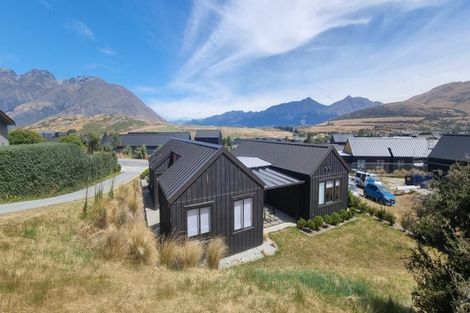 Photo of property in 16 Kinross Lane, Jacks Point, Queenstown, 9371