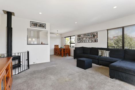 Photo of property in 6 Clearview Heights, Ranui, Auckland, 0612