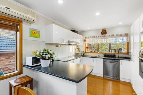 Photo of property in 65 Macleans Road, Bucklands Beach, Auckland, 2014