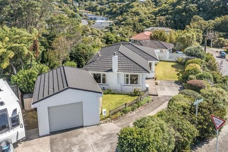 Photo of property in 41 Hampton Hill Road, Tawa, Wellington, 5028