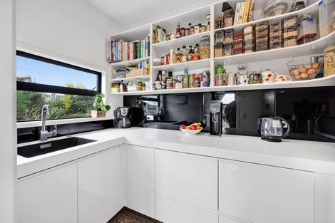 Photo of property in 23 Links Drive, Waiwhakaiho, New Plymouth, 4312