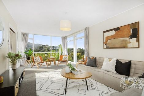 Photo of property in 1a Woodstock Terrace, Tawa, Wellington, 5028