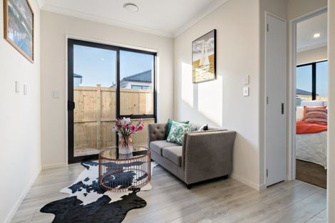 Photo of property in 82 Drumbuoy Drive, Flat Bush, Auckland, 2019