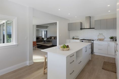 Photo of property in 3 Strowan Road, Strowan, Christchurch, 8052