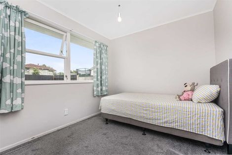 Photo of property in 5 Rainbow Place, Wattle Downs, Auckland, 2103
