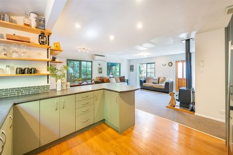 Photo of property in 116 Pinehaven Road, Pinehaven, Upper Hutt, 5019