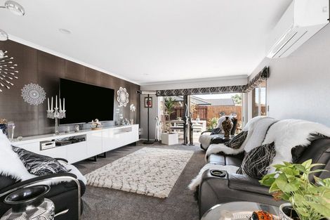 Photo of property in 30 Gibson Place, Papamoa Beach, Papamoa, 3118