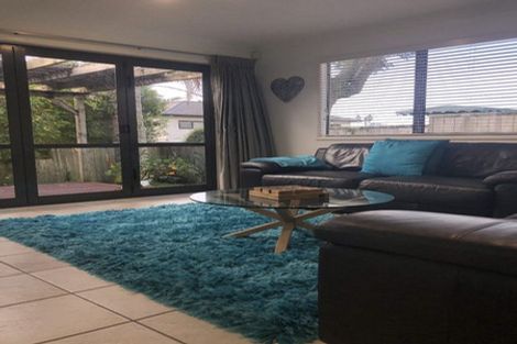 Photo of property in 79 Mt Lebanon Crescent, The Gardens, Auckland, 2105