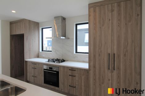 Photo of property in 20a Crestview Rise, Papakura, 2110