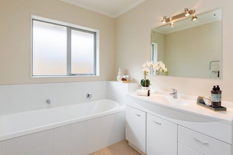 Photo of property in 33 Masefield Terrace, Kelvin Grove, Palmerston North, 4414