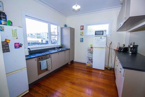 Photo of property in 25 Luxford Street, Berhampore, Wellington, 6023