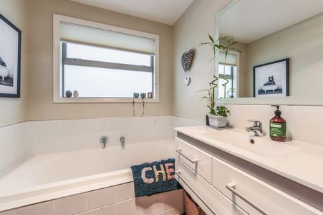 Photo of property in 6 Istana Place, Britannia Heights, Nelson, 7010