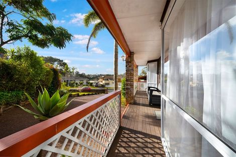 Photo of property in 2/62 Granville Drive, Massey, Auckland, 0614