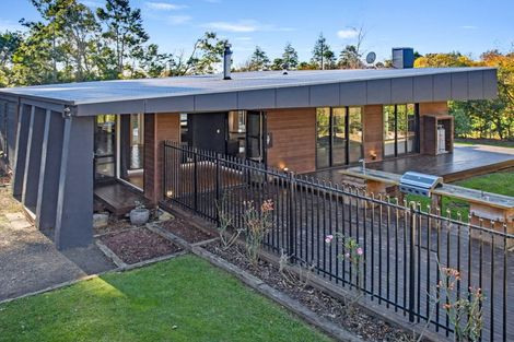 Photo of property in 334 Aokautere Drive, Aokautere, Palmerston North, 4471