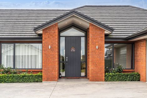 Photo of property in 4 Routhan Way, Carterton, 5713