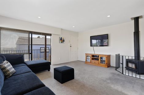 Photo of property in 6 Clearview Heights, Ranui, Auckland, 0612