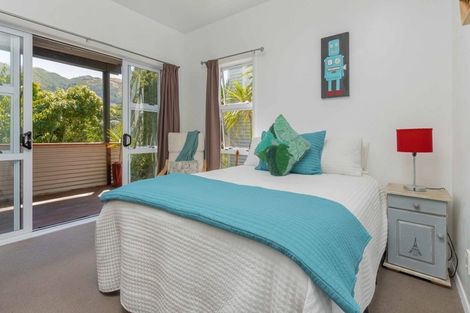 Photo of property in 51 Handyside Street, Tawa, Wellington, 5028