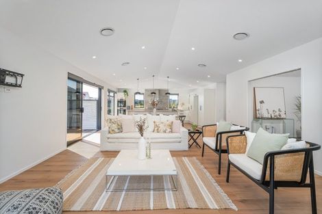 Photo of property in 18 Awatea Drive, Whitianga, 3510