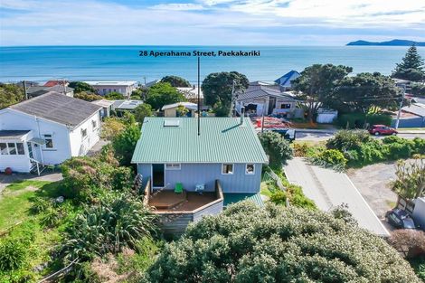 Photo of property in 28 Aperahama Street, Paekakariki, 5034