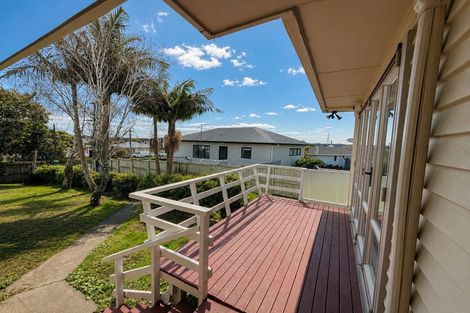 Photo of property in 39 Vera Road, Te Atatu South, Auckland, 0610
