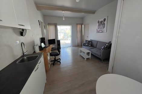 Photo of property in 35 Melandra Road, Stanmore Bay, Whangaparaoa, 0932