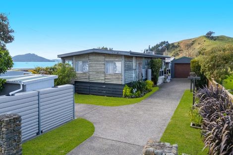Photo of property in 2 Karaka Road, Kawakawa Bay, Papakura, 2585