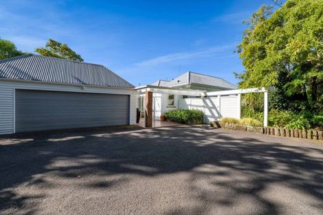 Photo of property in 568 South Road, Omata, New Plymouth, 4374